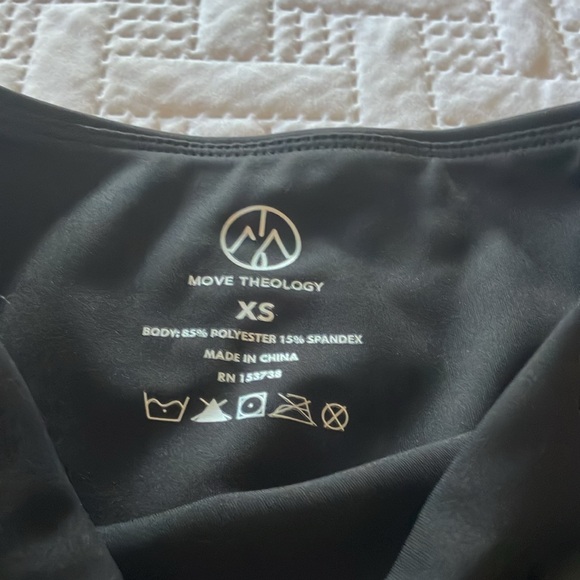 Move theology biker shorts with pockets - Picture 2 of 6